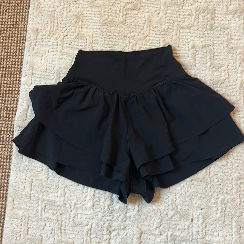 Aerie offline flirty ruffle shorts black small
